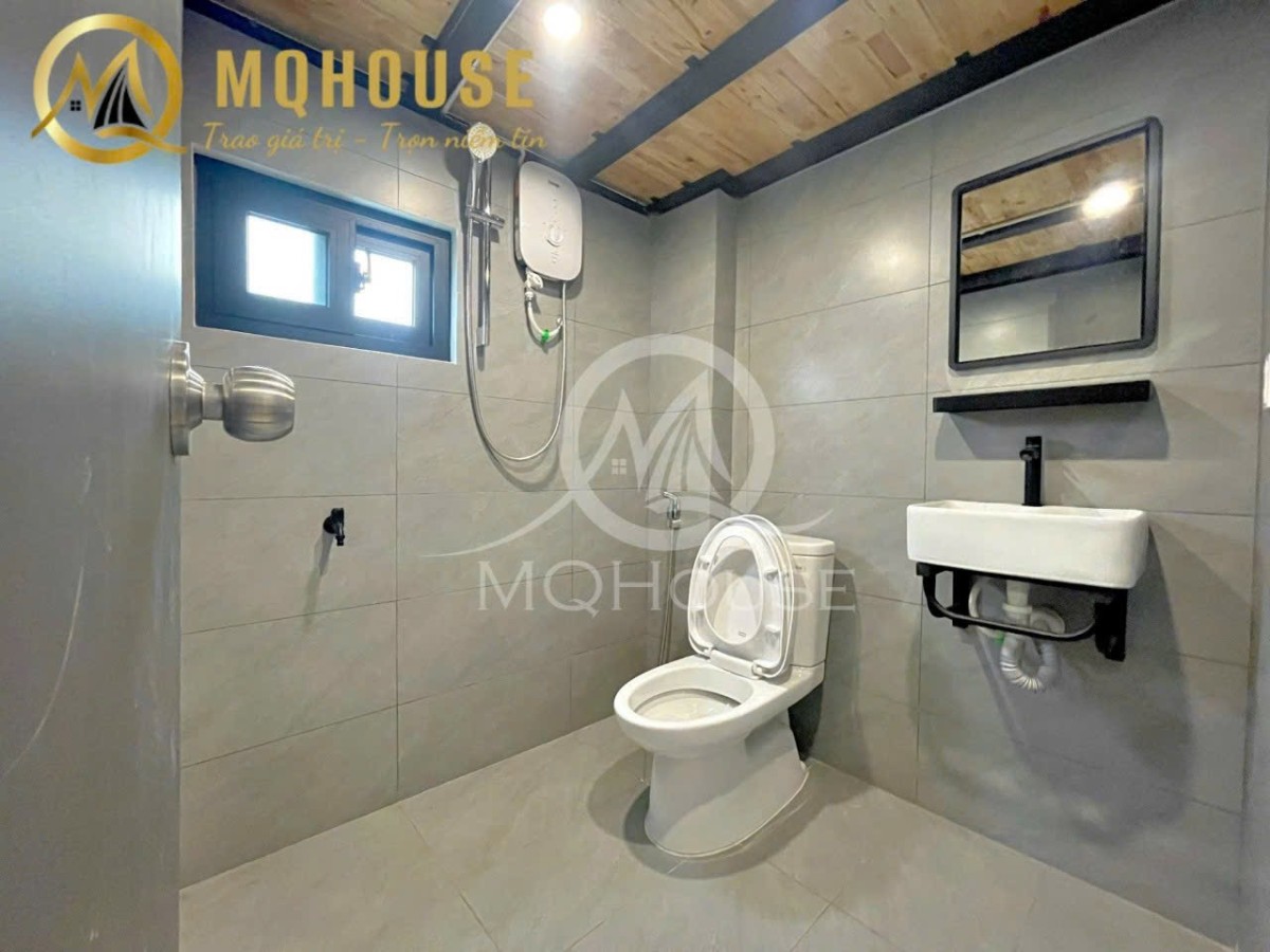 Cho thuê căn hộ Duplex ban công rộng, full nội thất, máy giặt riêng, gần Etown Cộng Hòa, Tân Bình