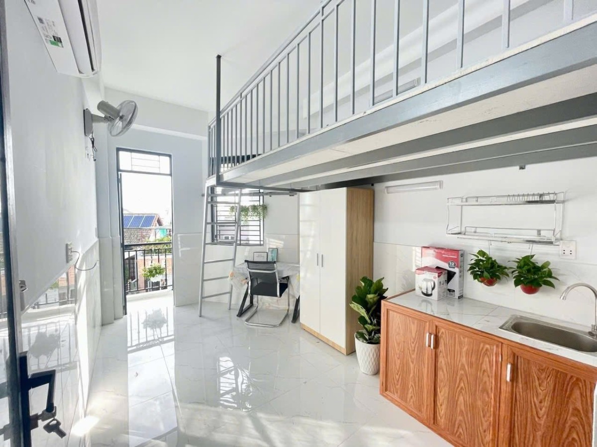 Phòng trọ 25m2 Trần Thái Tông, Cầu Giấy đầy đủ nội thất, giá chỉ 4,5 triệu