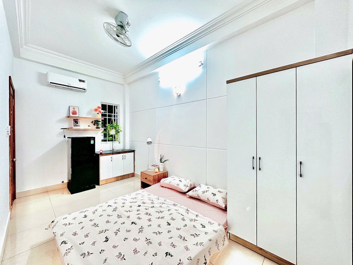 Cho thuê CHDV mặt tiền Hoàng Diệu, Phú Nhuận – Full nội thất, giá ưu đãi