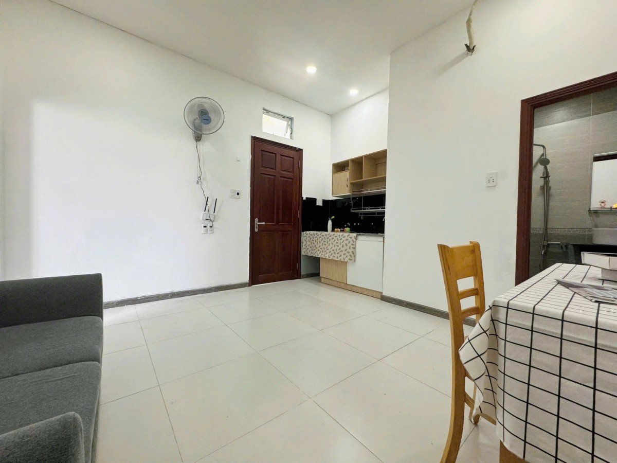 Cho thuê phòng trọ Studio, full nội thất ngay Etown Cộng Hoà, Nhà Ga T3, Tân Bình
