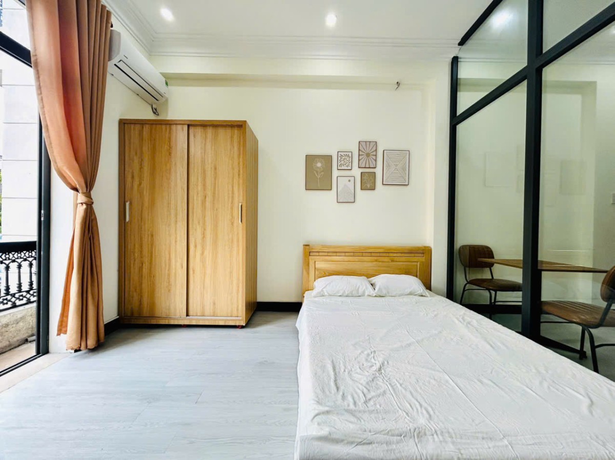 Căn hộ 1PN Hoàng Sa, Tân Bình – Vách kính, full nội thất, ban công & cửa sổ thoáng mát