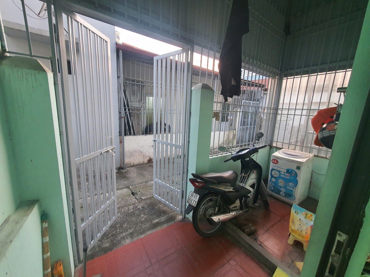 Cho thuê nhà Đức Giang, Long Biên, 5 triệu, 100m2, 3PN, 1 PK, 1WC, giá siêu hời