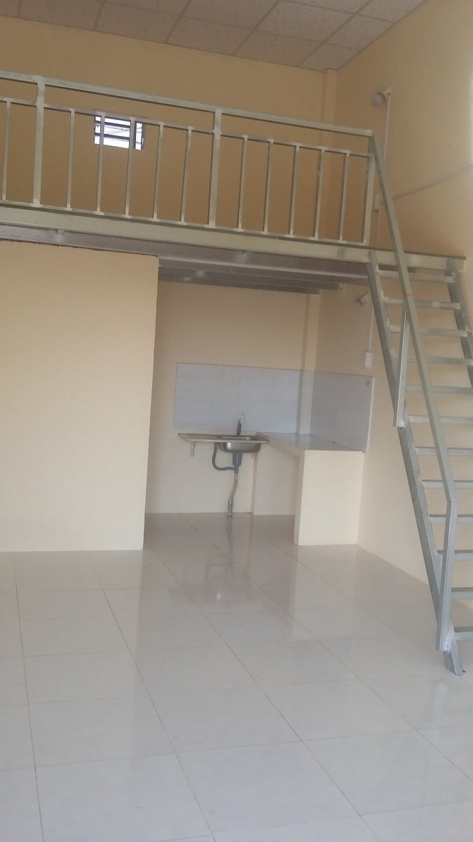 Cho thuê phòng gác cao, ở được 4 người, 4 xe, cửa sổ thoáng, giá chỉ 4.3 triệu/tháng