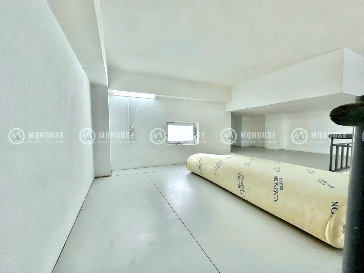 Cho thuê căn hộ có gác và cửa sổ trời siêu thoáng, ngay E.Town Tân Bình