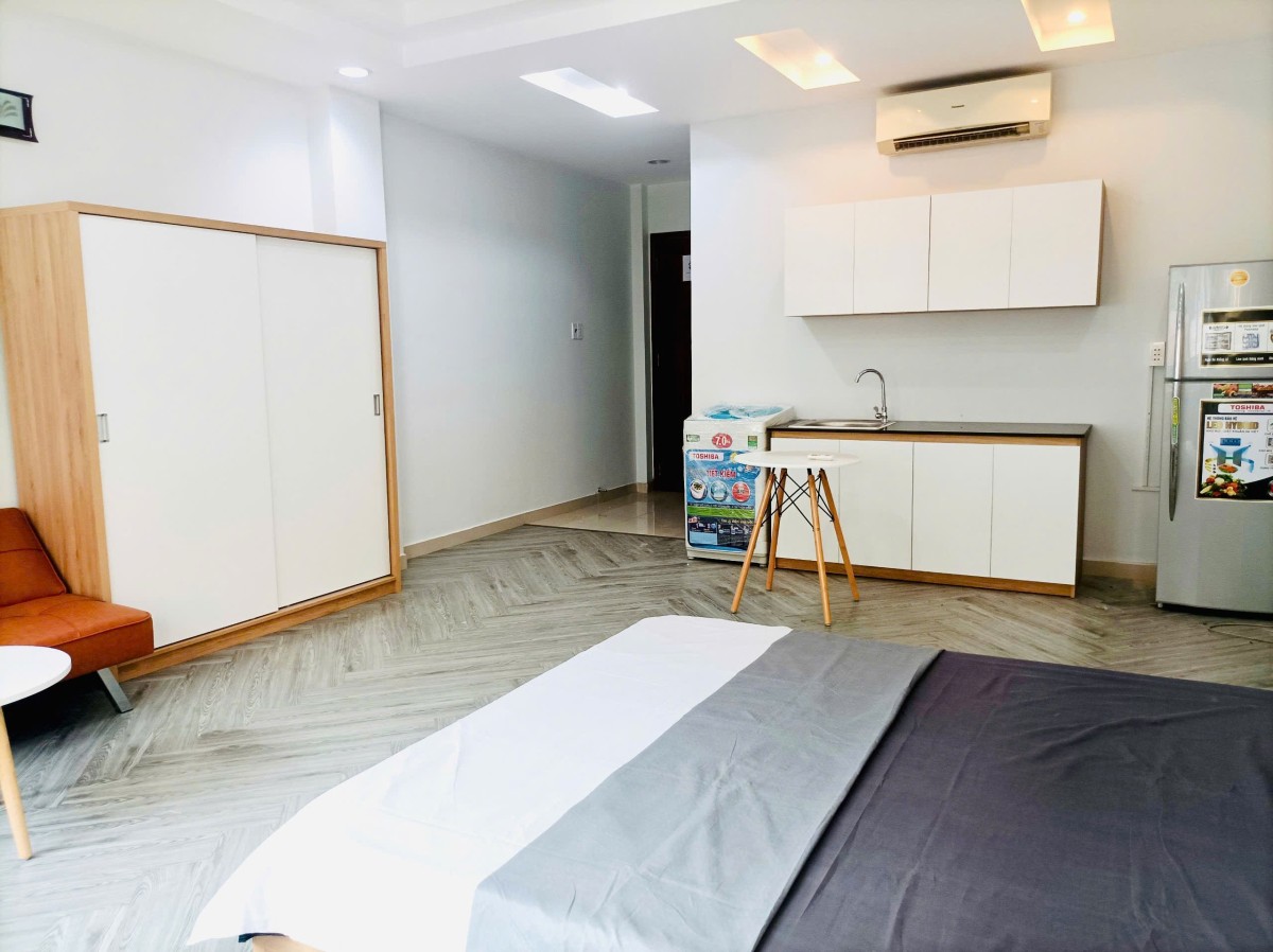 Cho thuê phòng studio ban công lớn full nội thất ngay trung tâm Đinh Tiên Hoàng, Quận 1