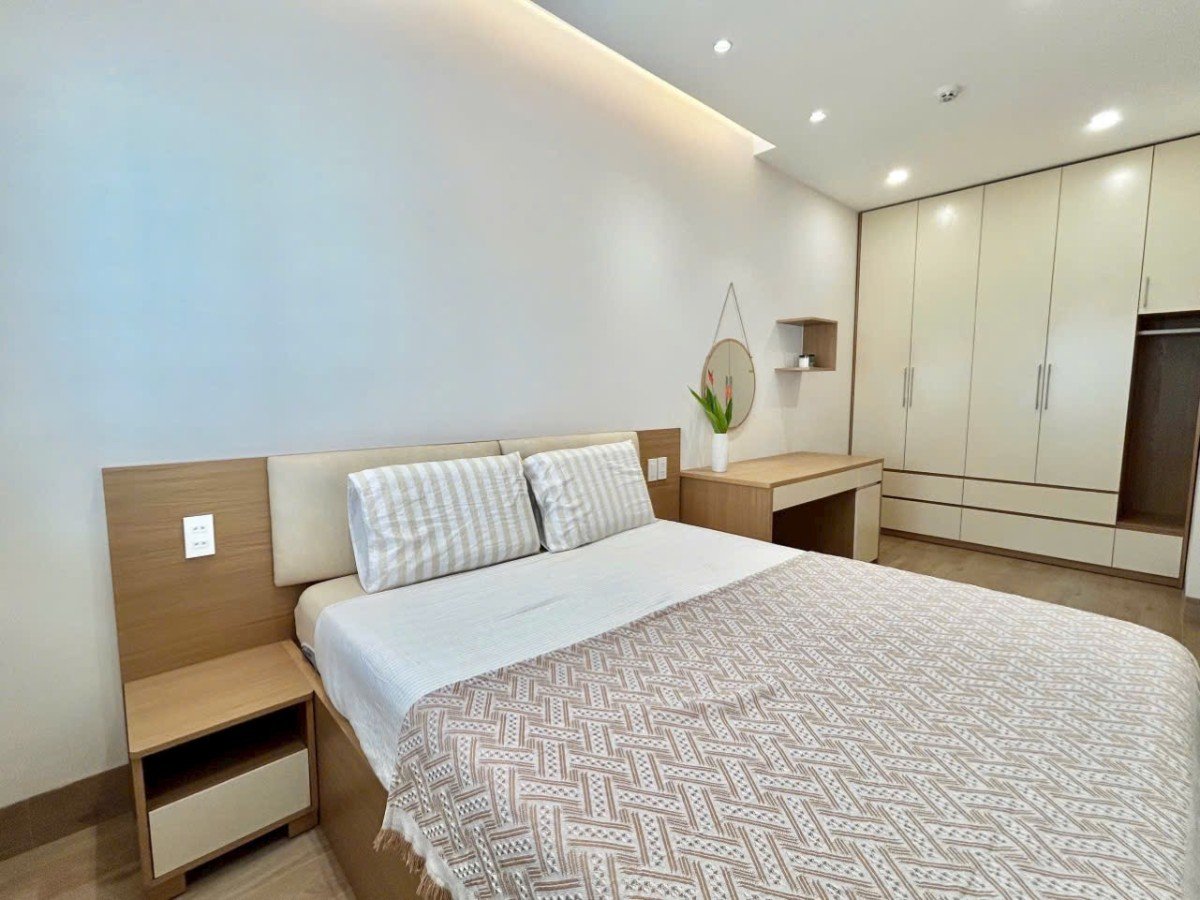 Cho thuê phòng có ban công Huỳnh Tấn Phát, Quận 7, giá 6 triệu