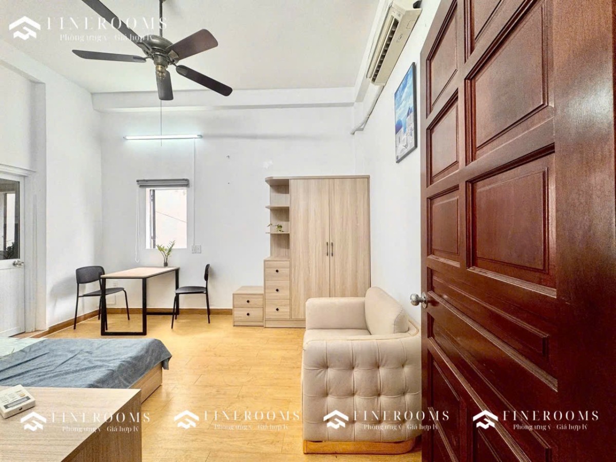 Studio ban công, Full nội thất, Gần Học viện Cán bộ, ĐH Văn Lang