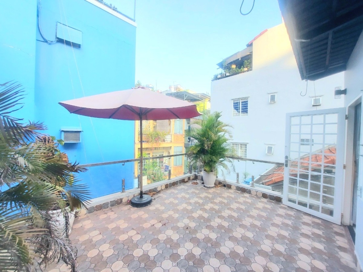 Cho thuê phòng có ban công siêu rộng, ngay Vạn Hạnh Mall, Quận 10