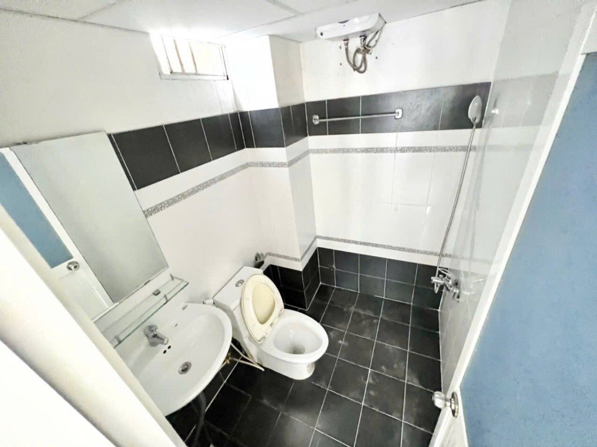 Căn Hộ 1 Phòng Ngủ 50m2 Ban Công Ngay Nhà Ga T3 - Khu K300 Quận Tân Bình