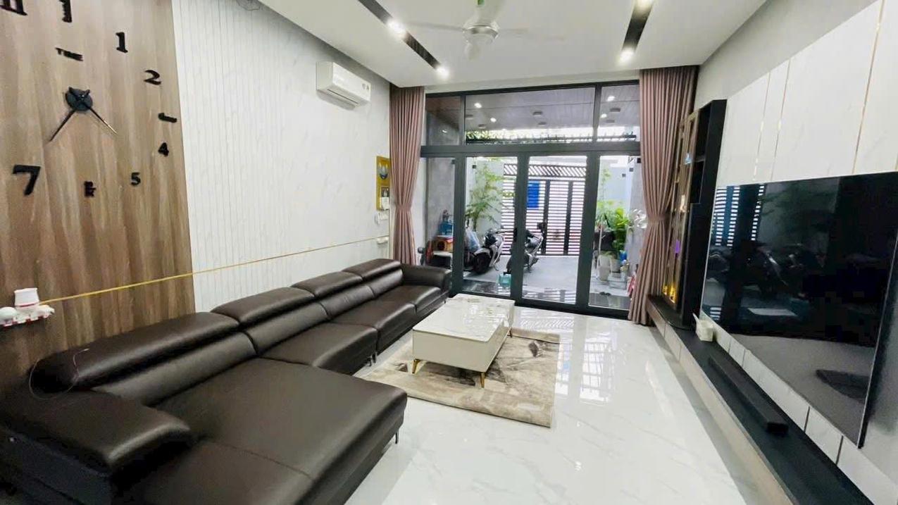 Chính chủ bán nhà đẹp đường Hoàng Hoa Thám, TP Vũng Tàu, Hẻm 2 ô tô tránh nhau, giá chỉ nhỉnh 13 tỷ
