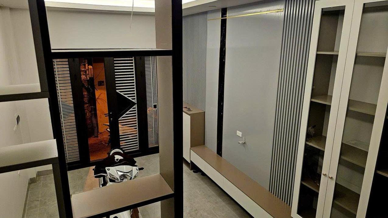 ĐẸP NHẤT NGÕ GIÁP BÁT - HOÀNG MAI - VỊ TRÍ ĐỈNH CHÓP -20M RA OTO TRÁNH 40M RA MẶT PHỐ GIẢI PHÓNG