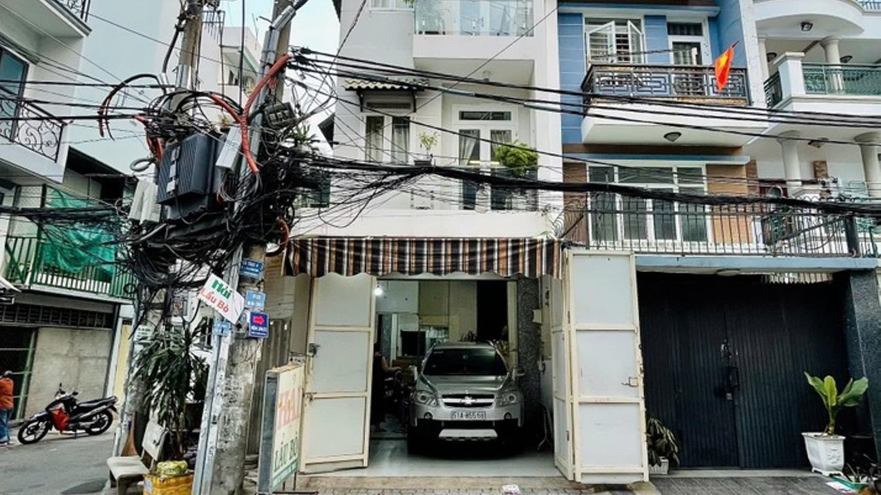BÁN NHÀ GIÁP QUẬN 1 – LÔ GÓC SIÊU THOÁNG – HẺM XE TẢI – OTO VÀO NHÀ