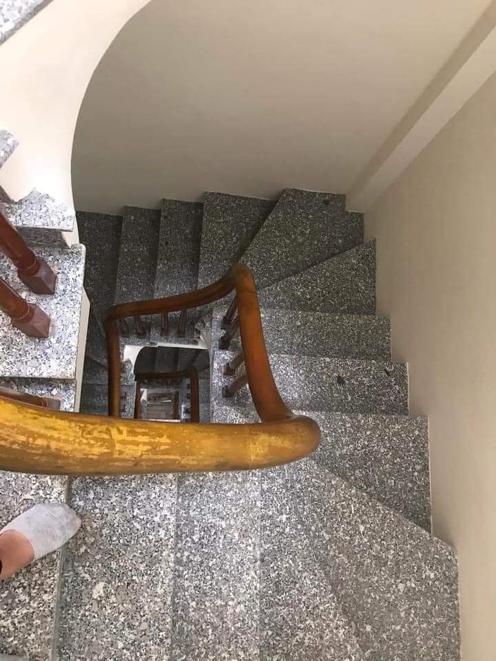 Bán nhà 36m², 5 tầng, mặt tiền 3.8m giá 4.35 tỷ, ngõ phố Hoàng Hoa Thám Tây Hồ