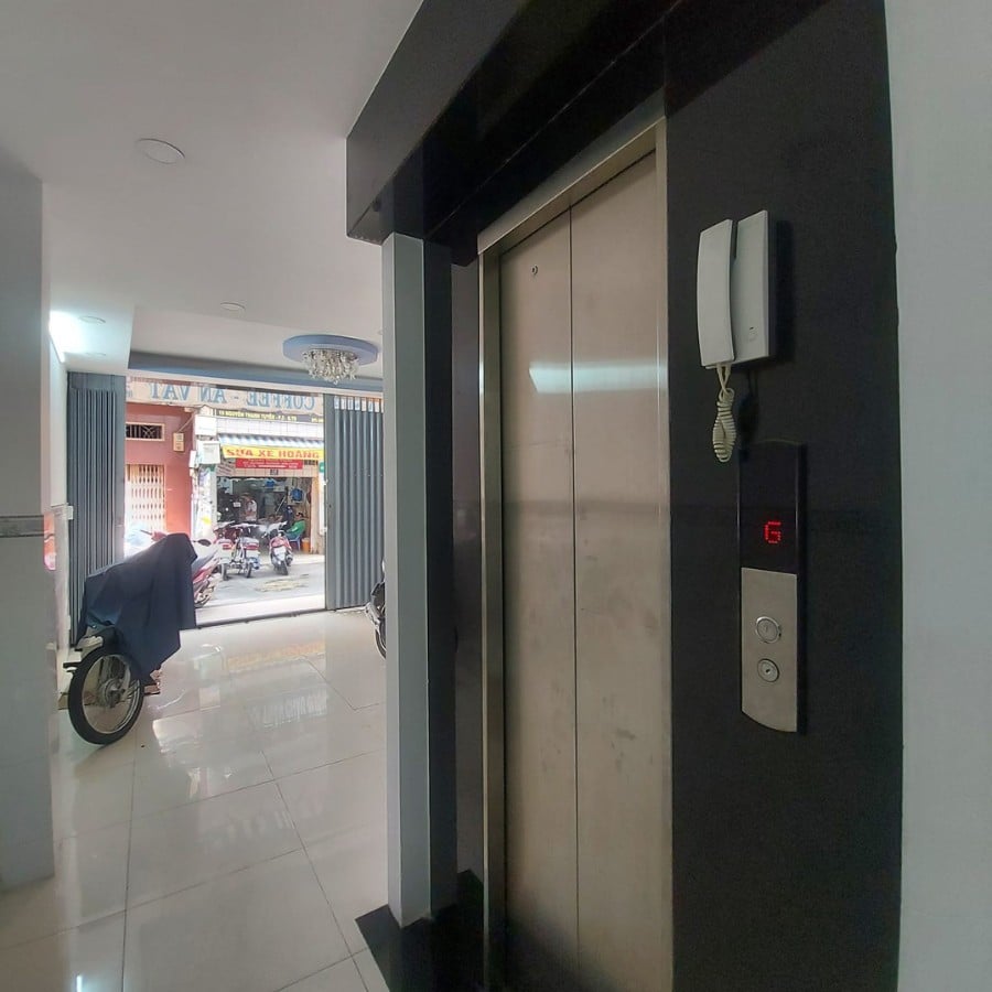 Bán CHDV 6 Tầng, Mặt Tiền đường Nguyễn Thanh Tuyền, Phường 2, Tân Bình