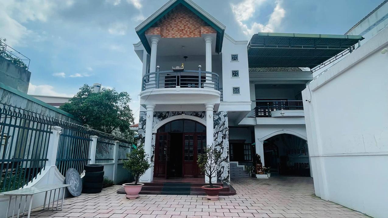 SIÊU PHẨM BIỆT THỰ – HỒ BƠI & NHÀ HÀNG ĐANG KINH DOANH 1300m² (P. Trảng Dài)
