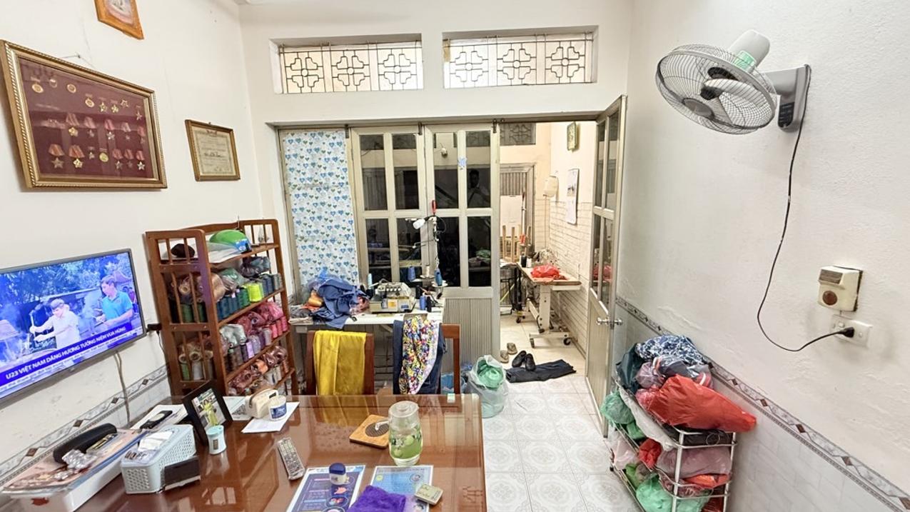 Cần Bán Nhanh nhà Trương Định, Hai Bà Trưng, Mặt Ngõ Nông - Gần Ô Tô - Dân Xây, dt: 34m2