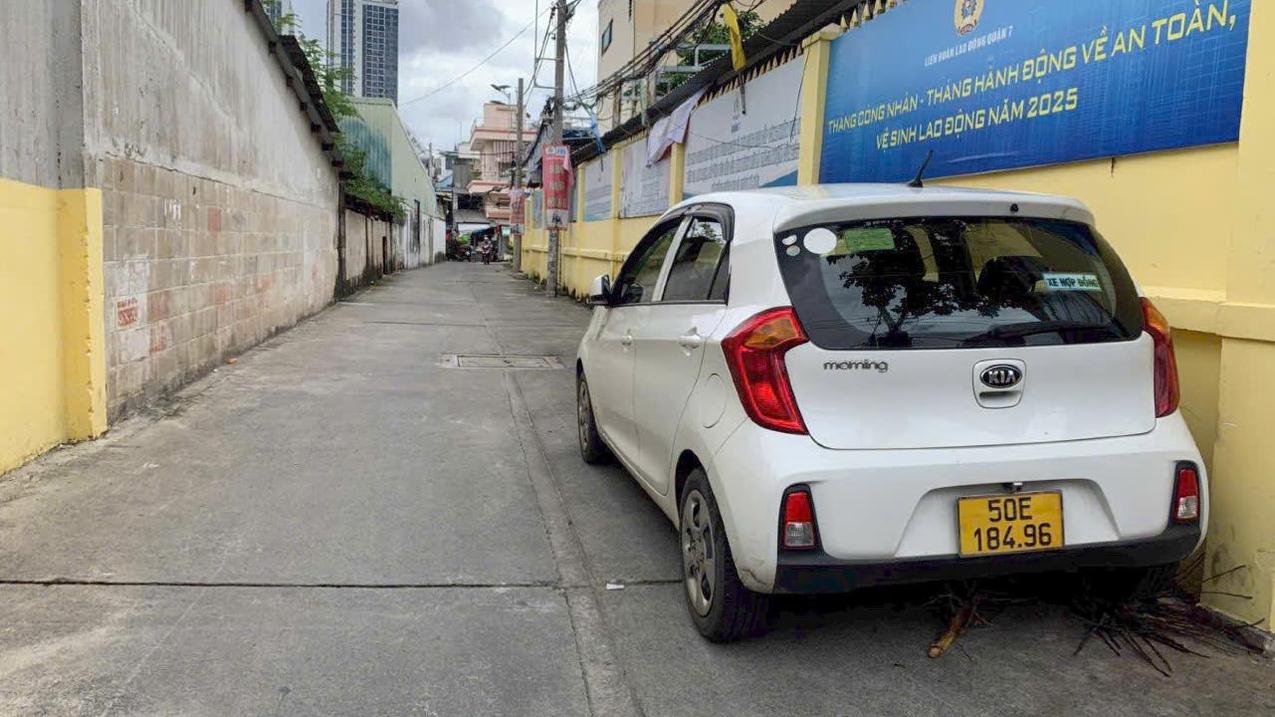 BÁN NHÀ QUẬN 7, NGAY KCX TÂN THUẬN, 2 TẦNG BÊ TÔNG CỐT THÉP, RA HẺM XE HƠI 10M