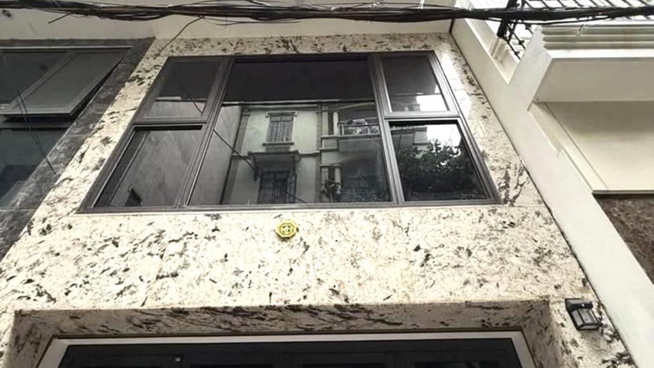 Nhà Yên Hòa Cầu Giấy, 42m², ô tô đỗ cửa, sổ đỏ vuông, giá 13.5 tỷ