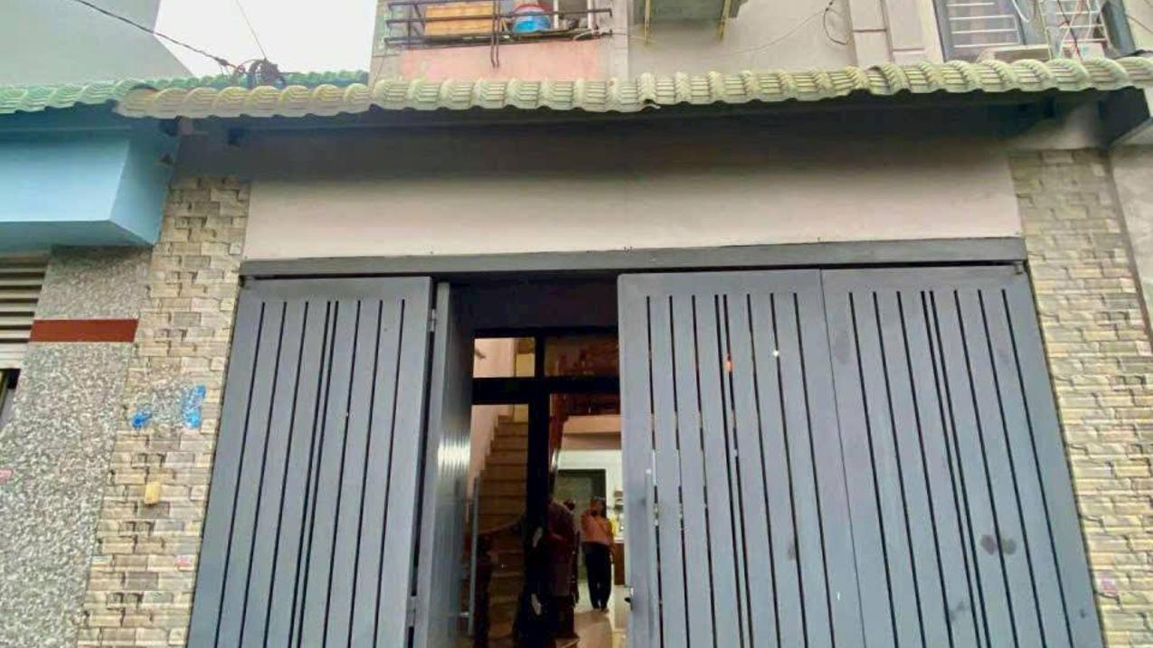 Bán nhà mới gần chợ Hạt Điều, Quận 12, Huỳnh Thị Hai, 48m², 3 tầng, ô tô vào nhà