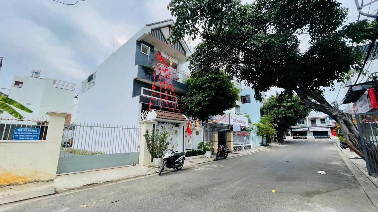 Bán Nhà mặt tiền Lam Sơn, cách Lê Hồng Phong 15m - Tp Nha Trang, Dt 168,4m2  Giá bán 18 tỷ