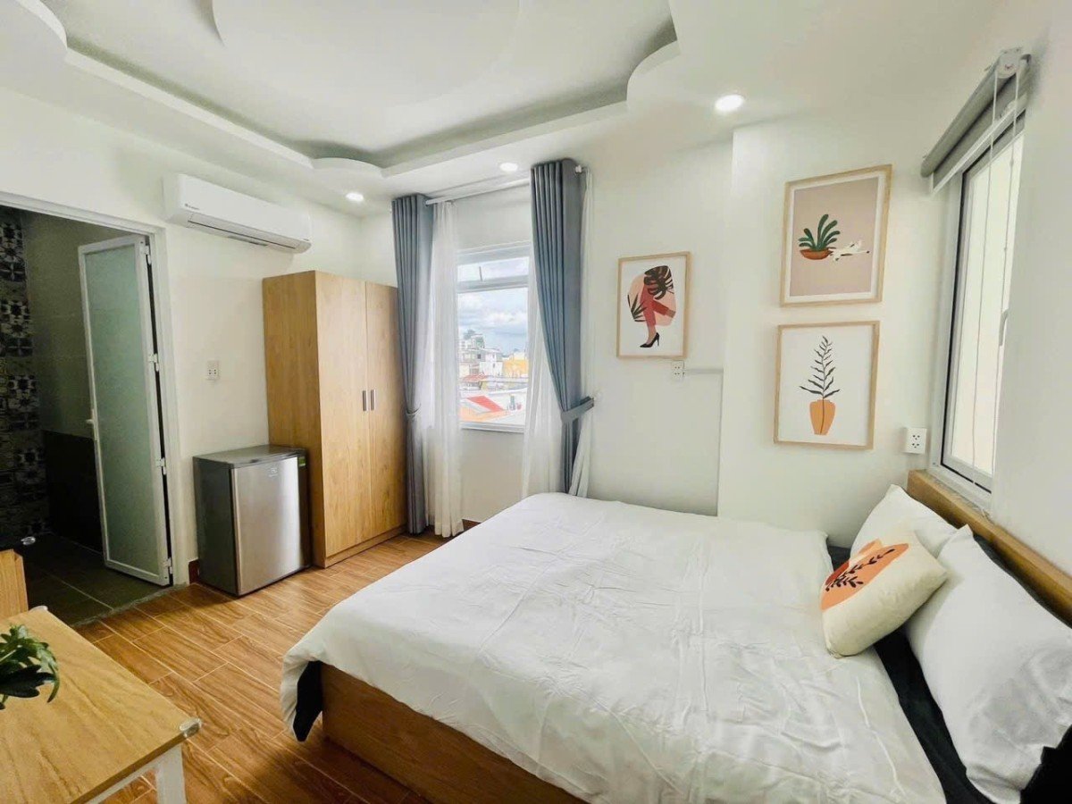 Cho thuê căn hộ studio full nội thất 28m² có cửa sổ đường Nguyễn Trãi, Quận 1