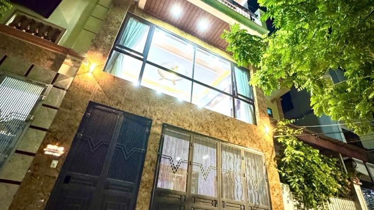Nhà Cầu Diễn 6 tầng, 60m², 2 thoáng, ô tô tránh, cạnh Hoàng Quốc Việt kéo dài