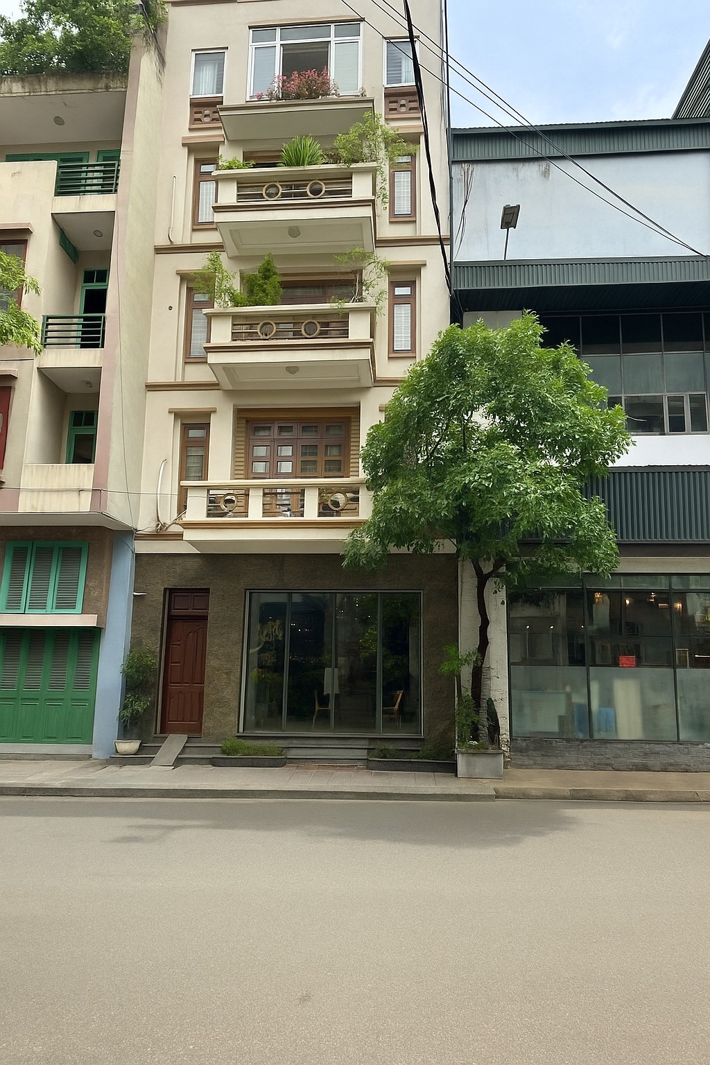 Bán Nhà Phân Lô Trần Phú Hà Đông – 90m², 6 Tầng, Mặt Tiền 7m, Ô Tô Tránh, Vỉa Hè Rộng, Giá 25.9 Tỷ