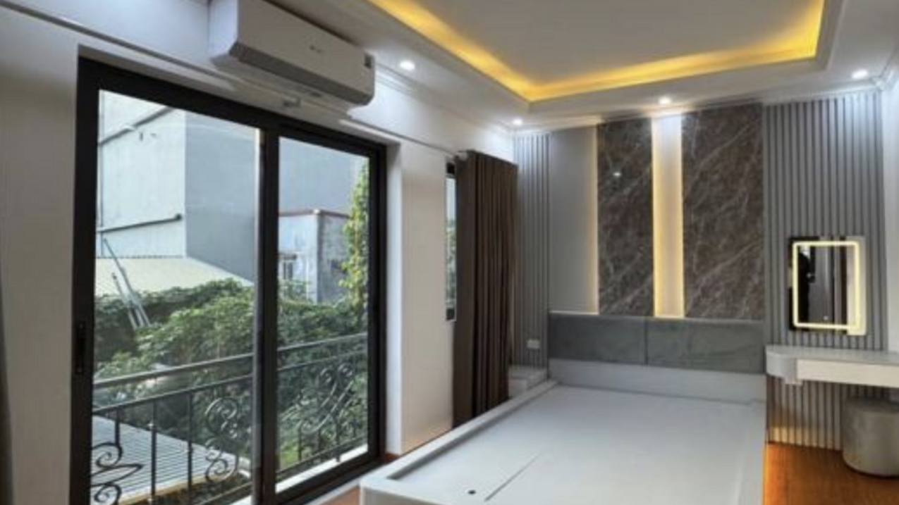 Bán nhà Trần Thái Tông Cầu Giấy, 44m², ô tô 50m, gần công viên Cầu Giấy, giá 7.5 tỷ