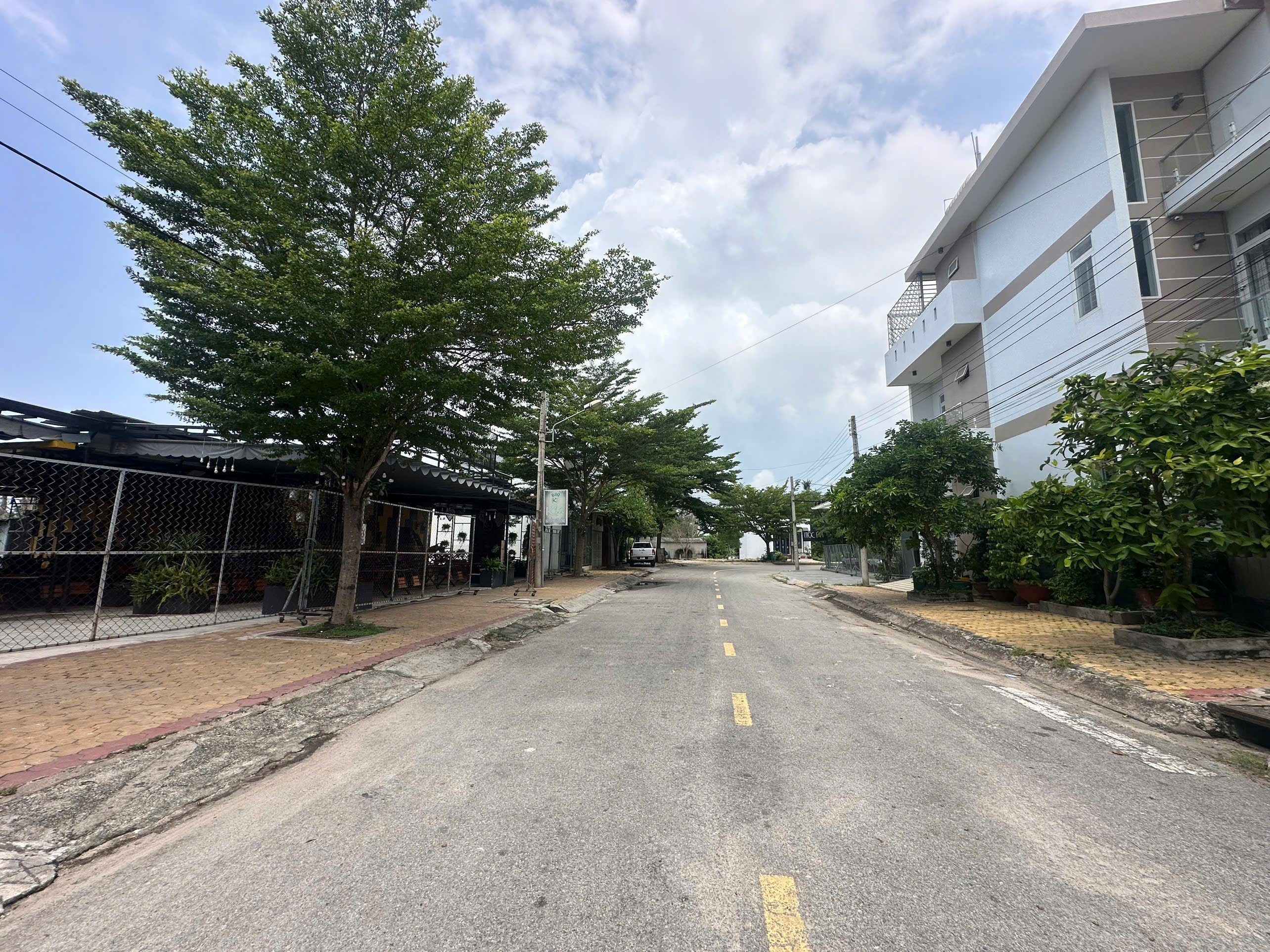 Chính Chủ Bán Nhà 5x18(90m2) Khu Lương Thực Tân An LaGi Giá Ngộp