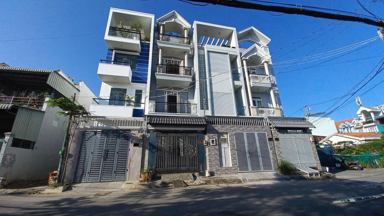 Bán nhà đường Số 3, Hiệp Bình Phước, Thủ Đức, 4 lầu, hẻm xe hơi 8m