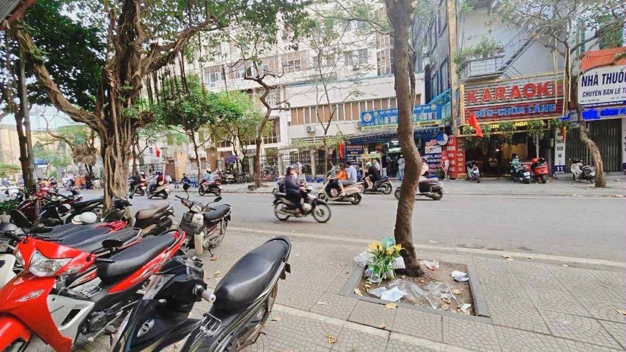 Siêu phẩm mặt phố Cầu Giấy, Hà Nội, 2 mặt thoáng, vừa ở vừa kinh doanh, Vị trí đắc địa, full nội thất