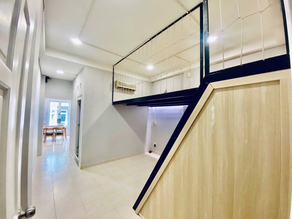 Cho thuê căn hộ 2 gác cực rộng, ngay khu K300, Lotte Mart Cộng Hoà, Tân Bình