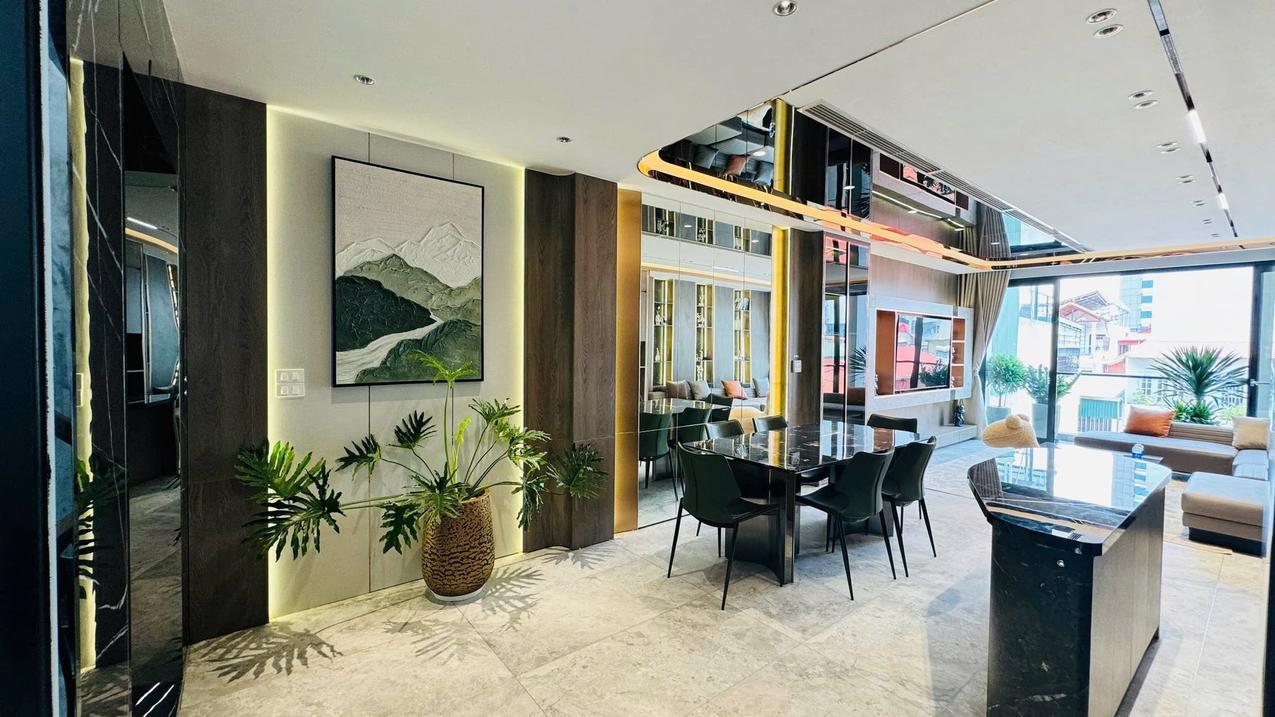 Bán nhà đẹp trung tâm Nguyễn Văn Cừ, Long Biên 60m2 7 tầng, full nội thất, ô tô đổ cửa giá nhỉnh 16 tỷ