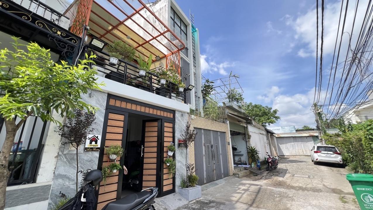 Bán nhà nhỉnh 6 tỷ - Tăng Nhơn Phú  - full nội thất cao cấp - đường ô tô tránh - hoàn công đủ