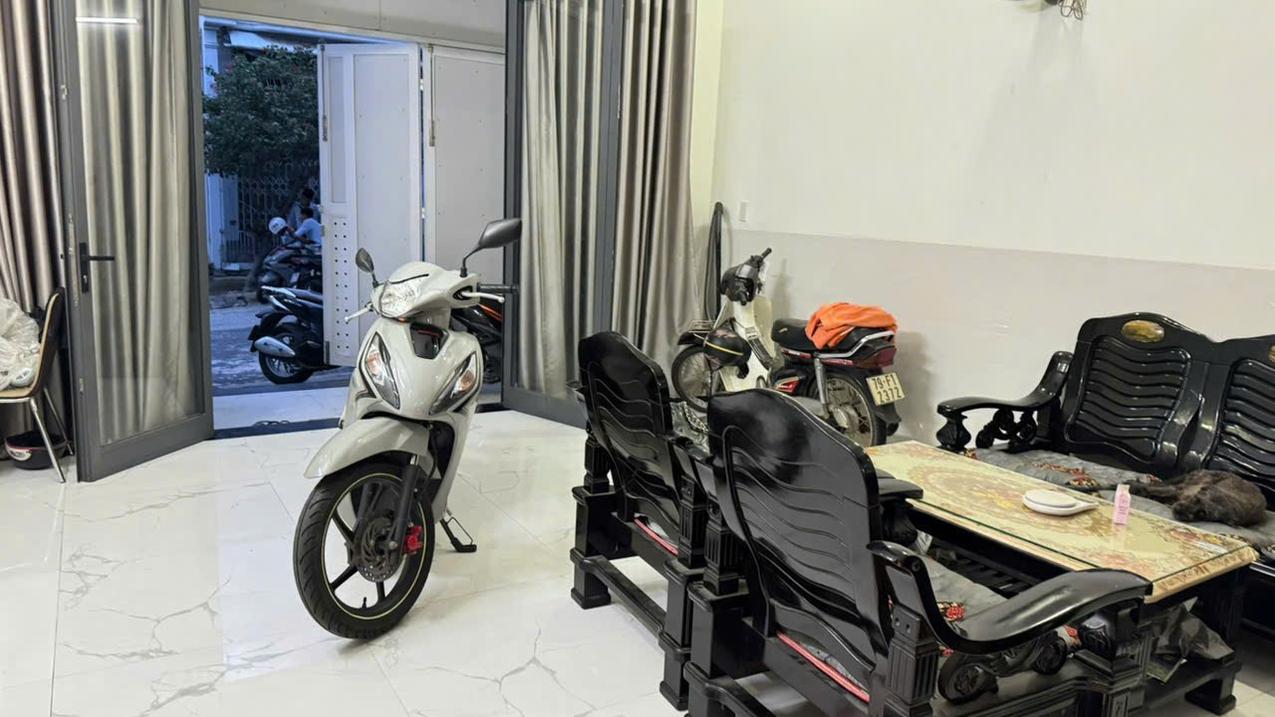Bán nhà 2 tầng mặt tiền đường nhựa khu TĐC Hòn Xện - Vĩnh Hoà - Bắc Nha Trang