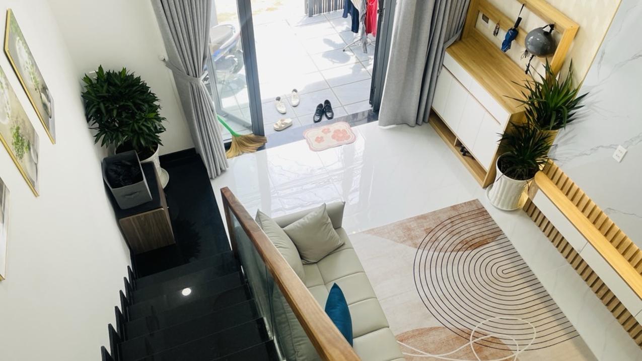 Bán nhà đẹp ngay Trường Lưu, Quận 9, giá nhỉnh 5 tỷ, gần đường Nguyễn Duy Trinh