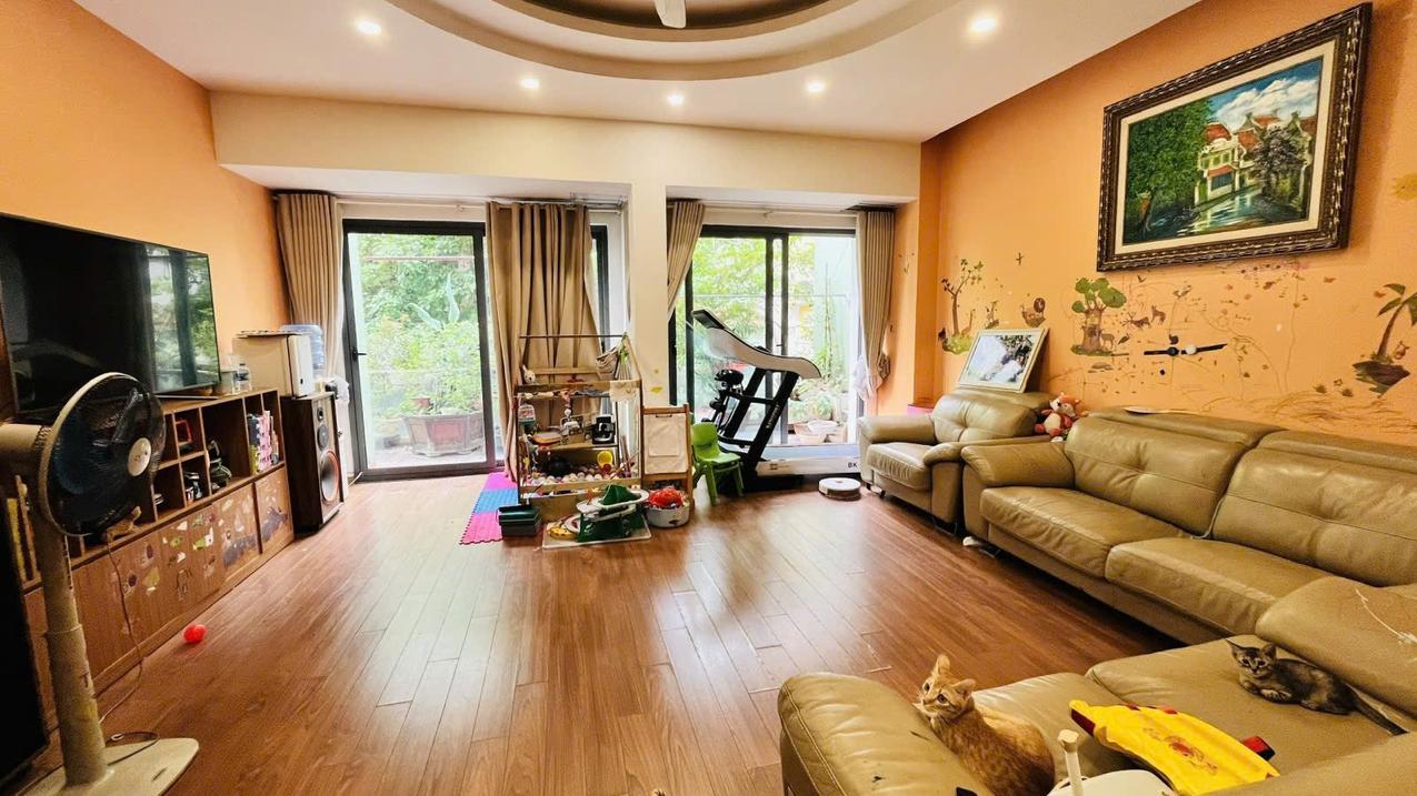 Bán biệt thự KĐT Dịch Vọng Cầu Giấy 103m², 4 tầng, 2 mặt thoáng, full nội thất