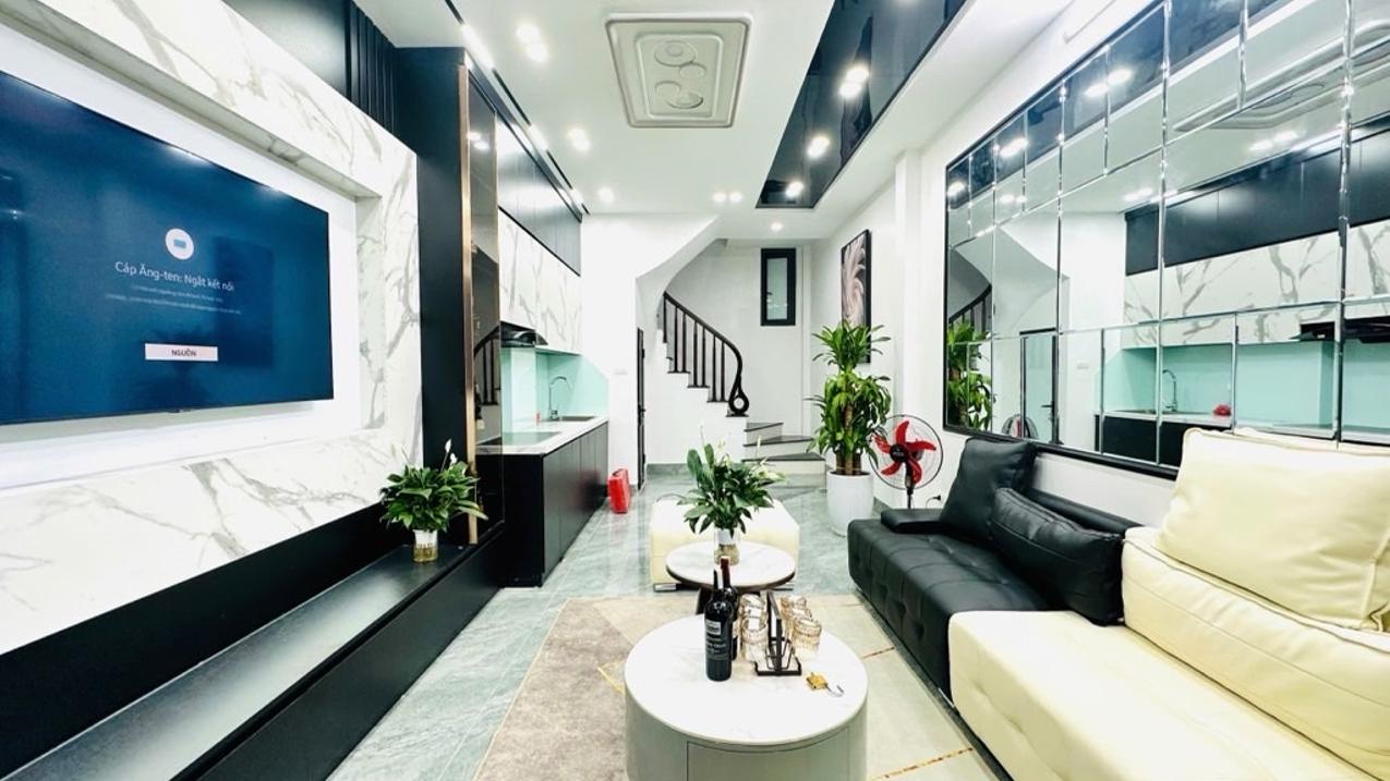 Bán nhà Võ Chí Công, Cầu Giấy, phân lô, ba gác, ô tô đỗ cửa, full nội thất