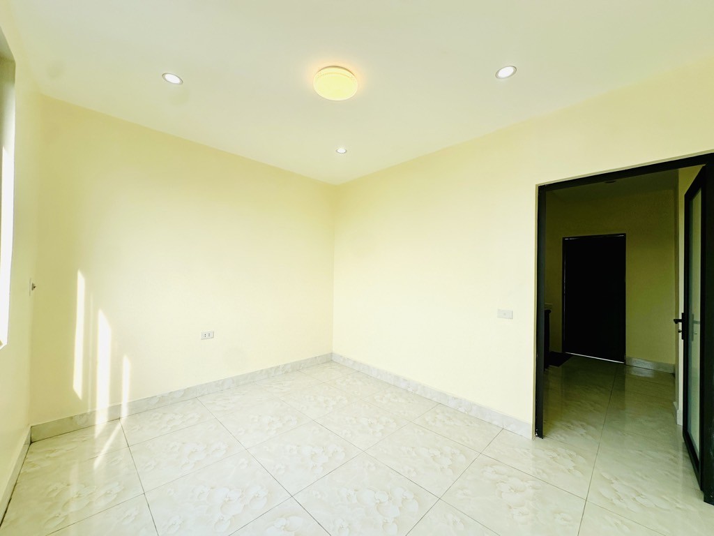 Nhà Thạch Bàn, 4PN, 2 mặt thoáng, ở ngay không phải sửa