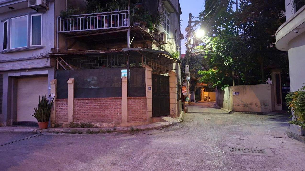 Bán nhà Long Biên, gần trường quốc tế Việt – Pháp,mặt tiền 5,63m, ngõ thông xe ô tô, giá nhỉnh 14 tỷ