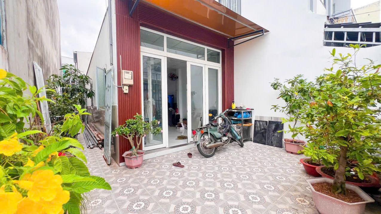 Bán nhà đường Huỳnh Tấn Phát, Nhà Bè, cấp 4 hẻm xe hơi, 5m x 17m, giá 5 tỷ 2
