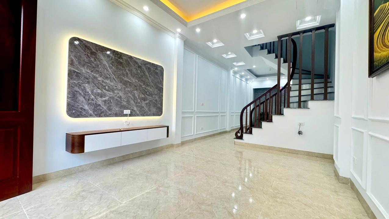 Bán nhà 43m2 cạnh trường THPT Đan Phượng. Thiết kế hiện đại 4 tầng, 4 phòng ngủ vào ở ngay