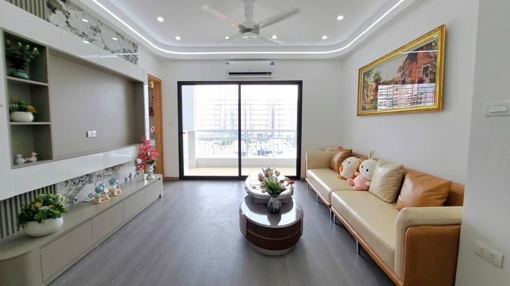 Bán chung cư Lê Văn Lương, Thanh Xuân, view công siên Nhân Chính, 2N 2Wc, 61m2, 5.5 tỷ