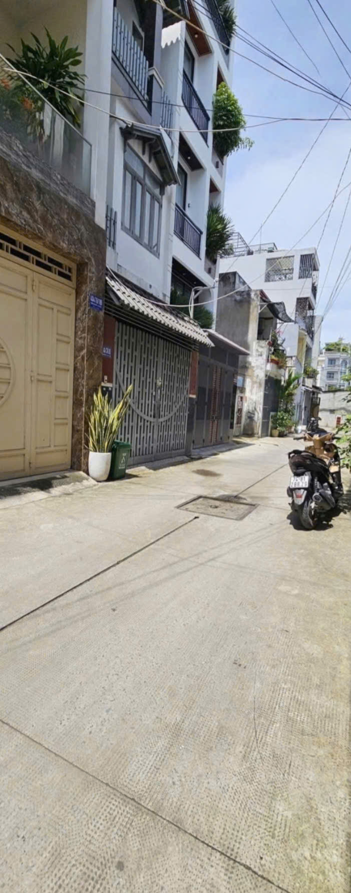 Bán nhà Phạm Văn Chiêu, Gò Vấp, Hxh 4x14 xd 1 trệt 3 lầu, 4pn 5wc