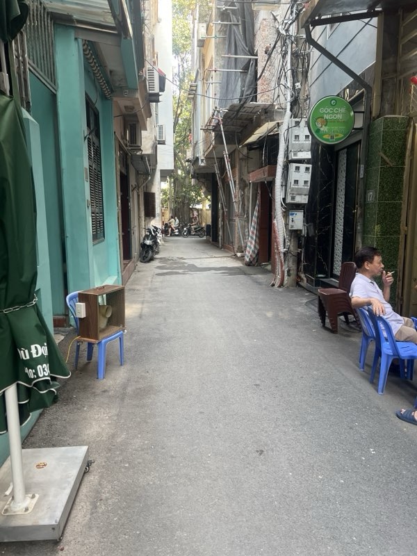 Bán nhà Cầu Giấy, 2 thoáng trước sau, nhà mới, ở ngay,  tặng full nội thất