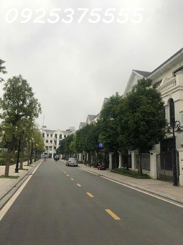 Bán biệt thự Vinhomes OCP Gia Lâm Hà Nội, 4 tầng, Sổ đỏ - Giá 23.9 tỷ