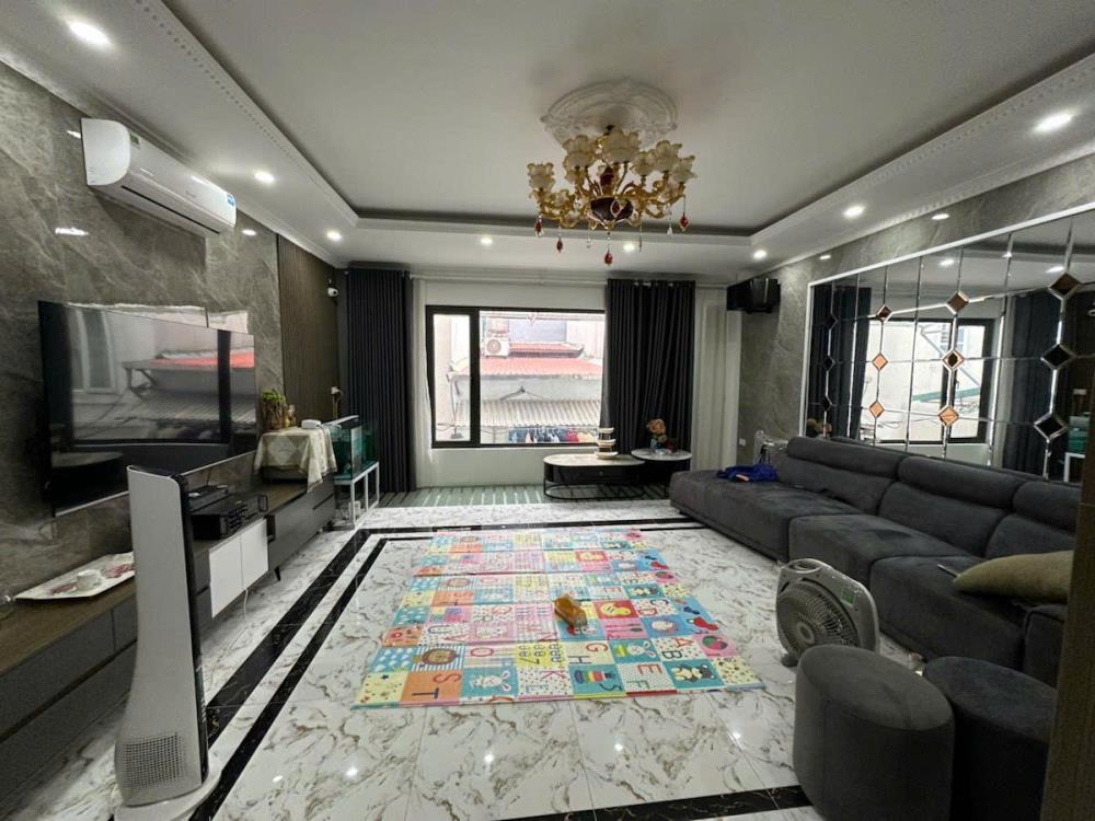 Bán nhà mặt phố Hoàng Cầu, Đống Đa, 50m2 - kết nối Xã Đàn – Thái Hà – giá chỉ 28 tỷ