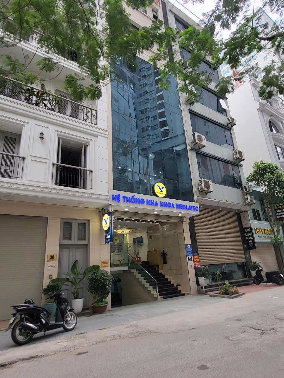 Bán tòa nhà 8 tầng khu Trung Hòa Nhân Chính, 125m2 kinh doanh đắc địa
