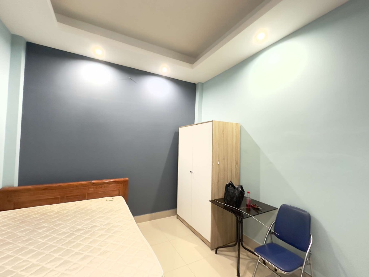 Cho thuê phòng trọ Phan Xích Long, full nội thất, giá 3,8tr/tháng