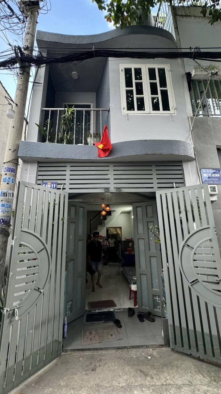 Bán nhà Lê Văn Khương, Quận 12, sổ hồng riêng, nhiều tiện ích xung quanh, giá nhỉnh 2 tỷ